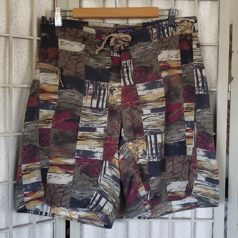 Patagonia mens casual camouflage shorts size 32
